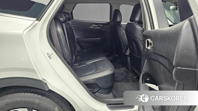 Kia Sportage 5th Generation Hybrid 2023 Белый из Кореи, фото 3