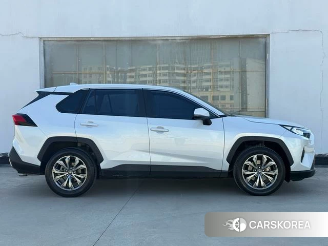 Toyota RAV4 Rongfang 2023 Белый из Китая, фото 3