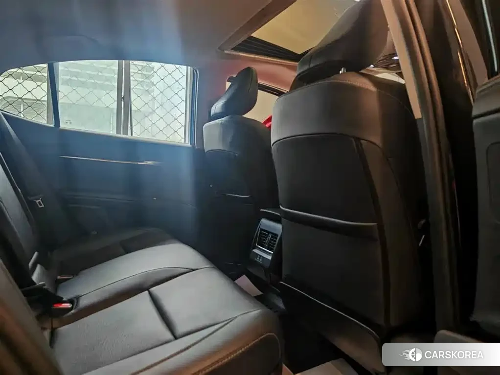 Toyota Camry 2025 Черный из Китая, фото 3
