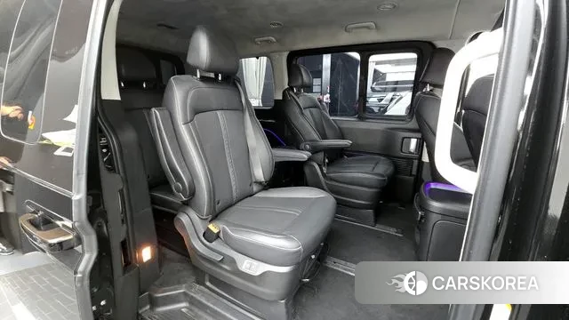 Hyundai Staria 2023 Черный из Кореи, фото 3