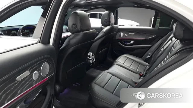 Mercedes-Benz E-Class W213 2021 Белый из Кореи, фото 3