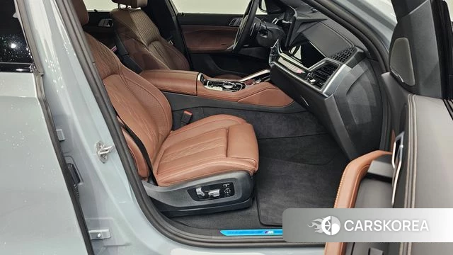 BMW X6 (G06) 2024 Серебристо-серый из Кореи, фото 3