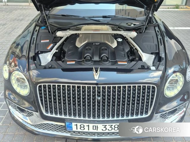 Bentley Flying Spur 3rd Generation 2023 Черный из Кореи, фото 3