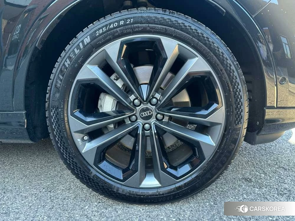 Audi Q7 2026 Черный из Китая, фото 3