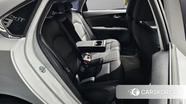 Kia The New K3 2nd generation 2023 Белый из Кореи, фото 3