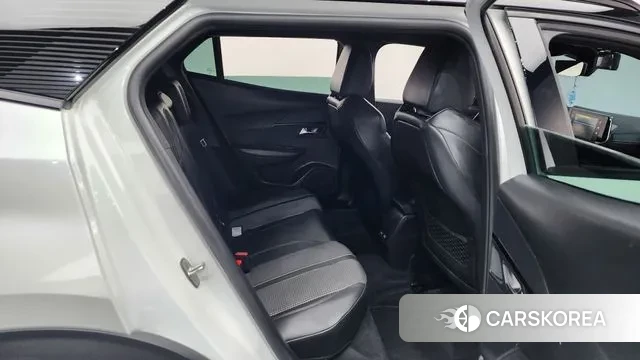 Peugeot e-2008 second generation 2023 Белый из Кореи, фото 3