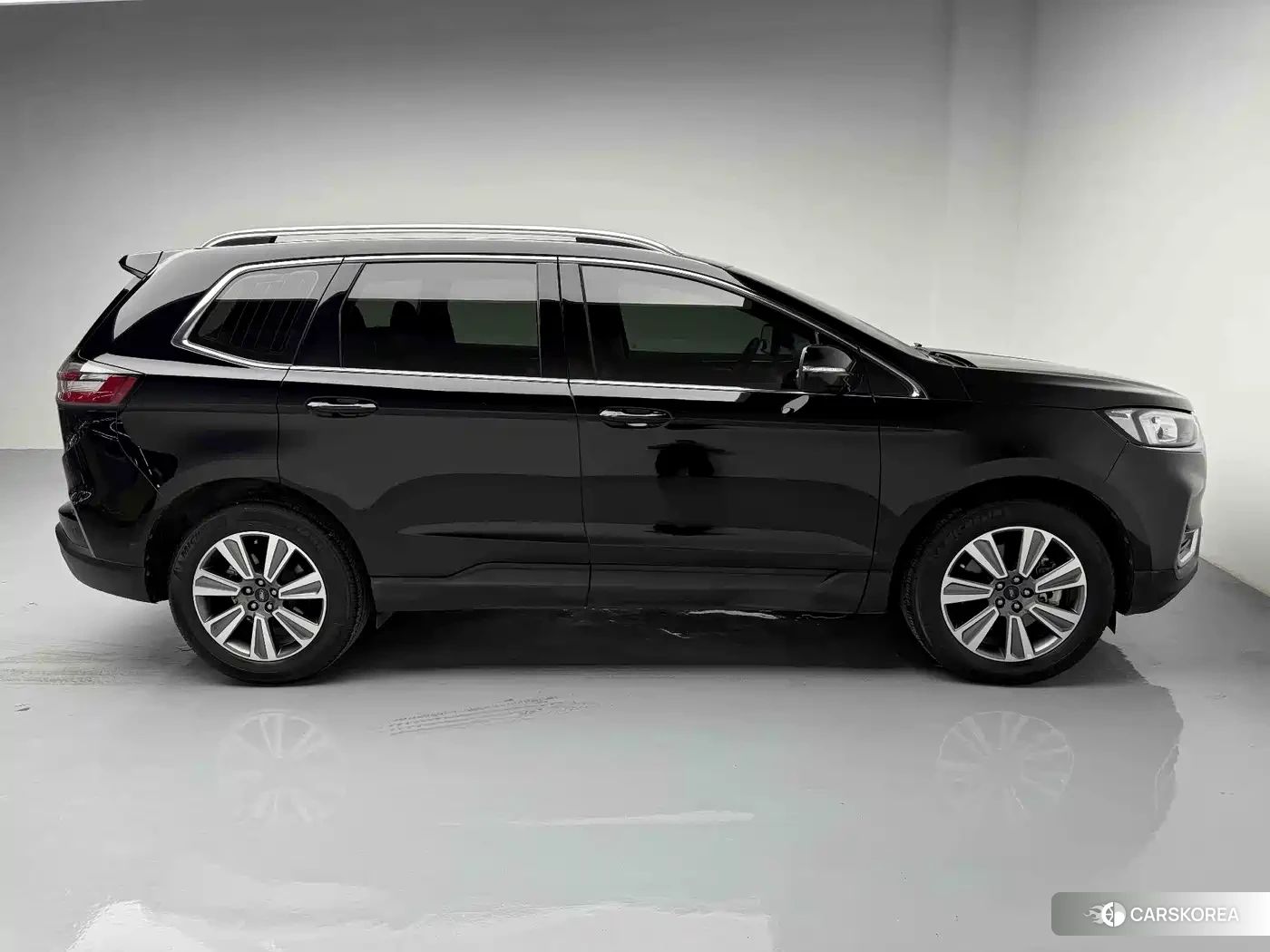 Ford Edge 2022 Черный из Китая, фото 3