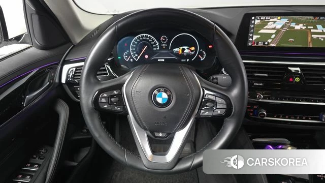 BMW 5 Series (G30) 2019 Белый из Кореи, фото 3
