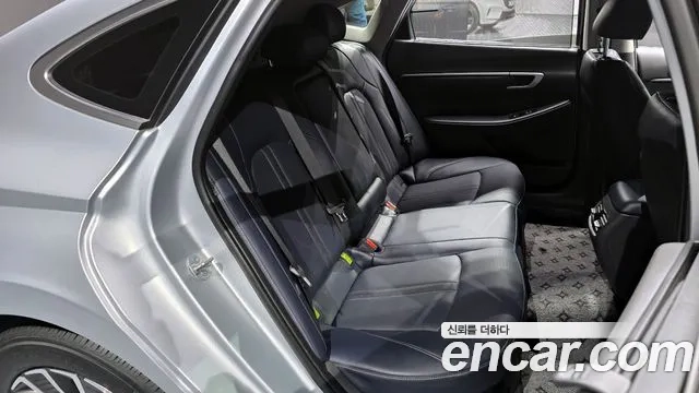 Hyundai Sonata D Edge Hybrid (DN8) 2023 Серебристо-серый из Кореи, фото 3