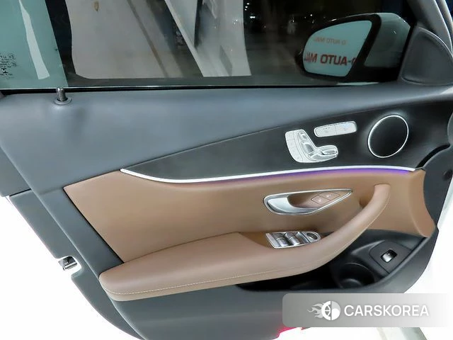 Mercedes-Benz E-Class W213 2022 Белый из Кореи, фото 3