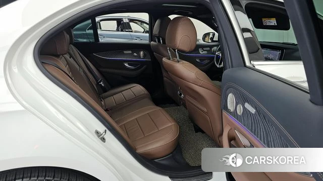 Mercedes-Benz E-Class W213 2023 Белый из Кореи, фото 3