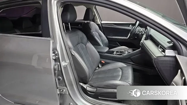 Kia K5 3rd generation 2021 Серебристо-серый из Кореи, фото 3