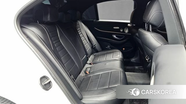 Mercedes-Benz E-Class W213 2022 Белый из Кореи, фото 3