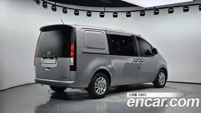 Hyundai Staria 2022 Серебряный из Кореи, фото 3