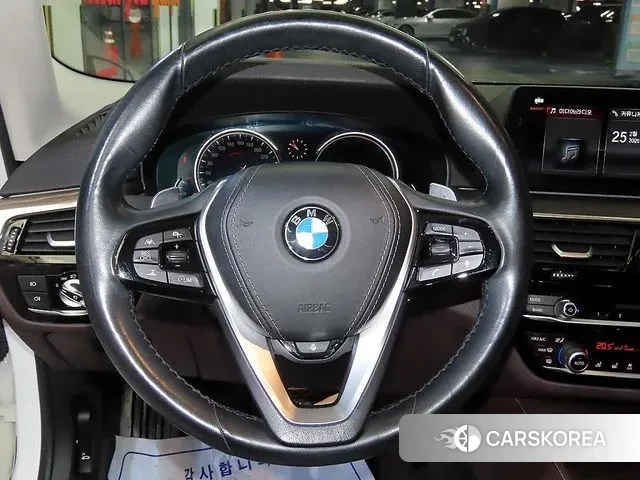 BMW 5 Series (G30) 2018 Белый из Кореи, фото 3