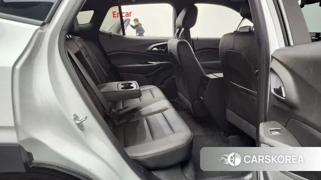 Chevrolet (GM Daewoo) Trax Crossover 2023 Белый из Кореи, фото 3