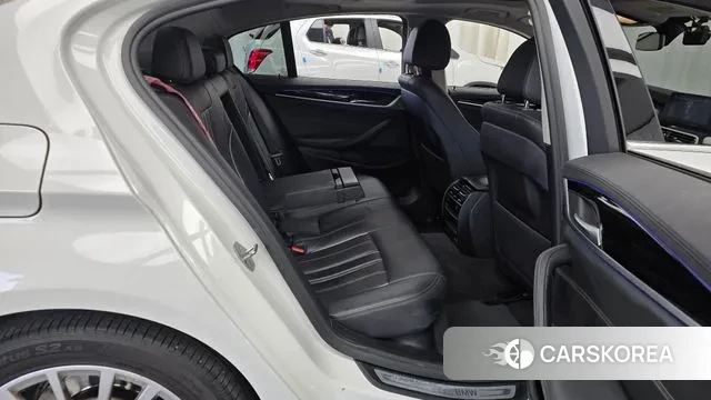 BMW 5 Series (G30) 2019 Белый из Кореи, фото 3