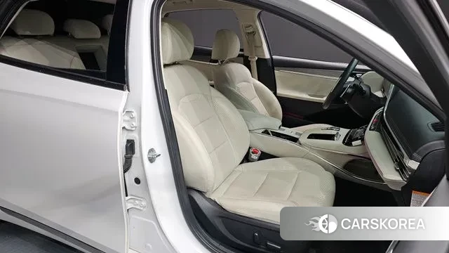 Hyundai The New Grandeur IG Hybrid 2022 Белый из Кореи, фото 3