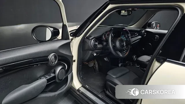 Mini Cooper 2021 Белый из Кореи, фото 3