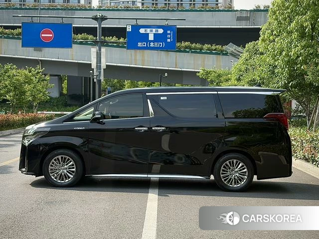 Toyota Elfa 2022 Черный из Китая, фото 3