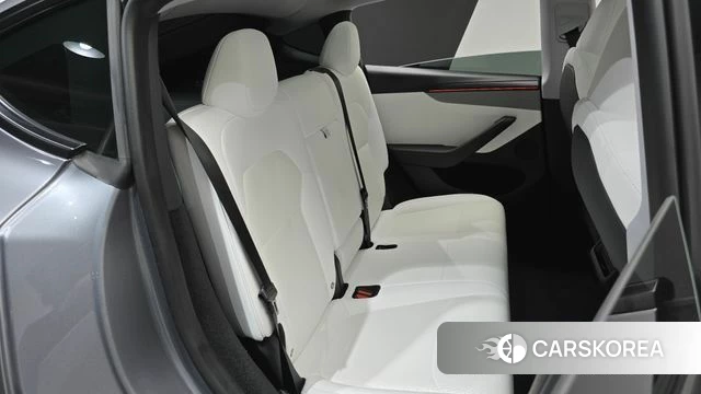 Tesla Model Y 2025 Серебристо-серый из Кореи, фото 3