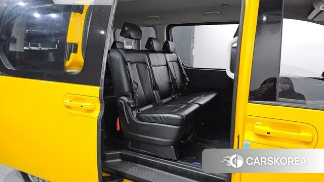 Hyundai Staria 2022 Желтый из Кореи, фото 3