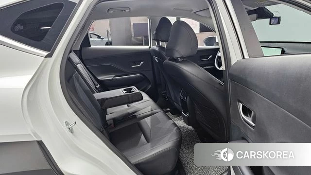 Hyundai Kona (SX2) 2023 Белый из Кореи, фото 3