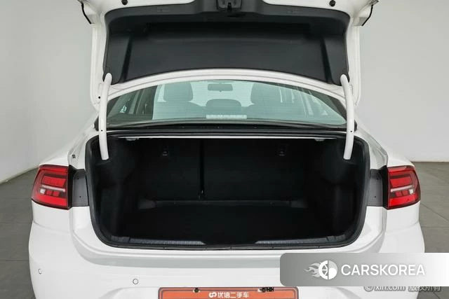 Volkswagen Lingdu 2021 Белый из Китая, фото 3