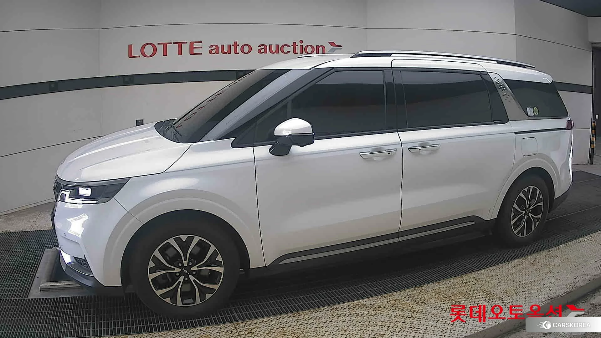 Kia Carnival 2023 Белый из Кореи, фото 3
