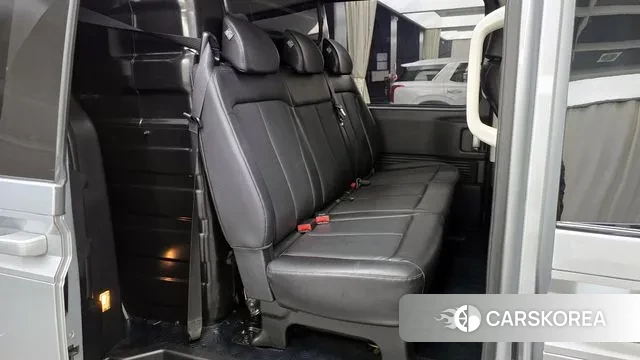 Hyundai Staria 2023 Серебряный из Кореи, фото 3