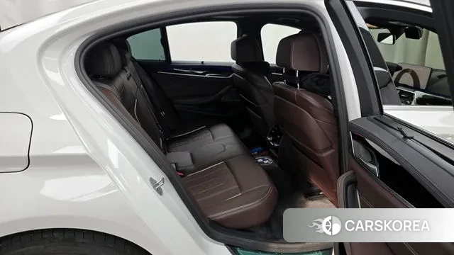 BMW 5 Series (G30) 2022 Белый из Кореи, фото 3