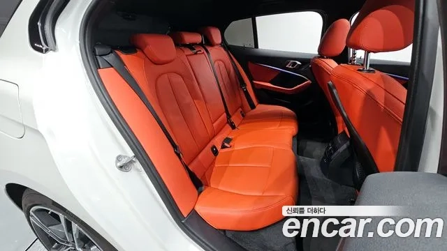 BMW 1 Series (F40) 2021 Белый из Кореи, фото 3