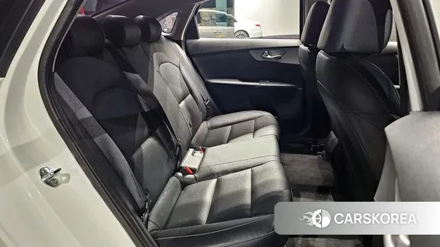 Kia The New K3 2nd generation 2024 Белый из Кореи, фото 3