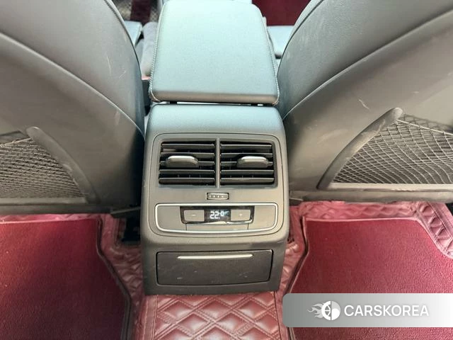 Audi A4L 2022 Белый из Китая, фото 3