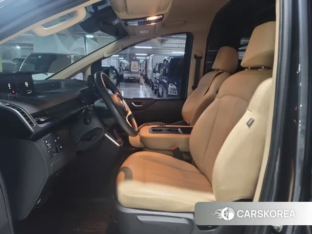 Hyundai Staria 2023 Серебристо-серый из Кореи, фото 3