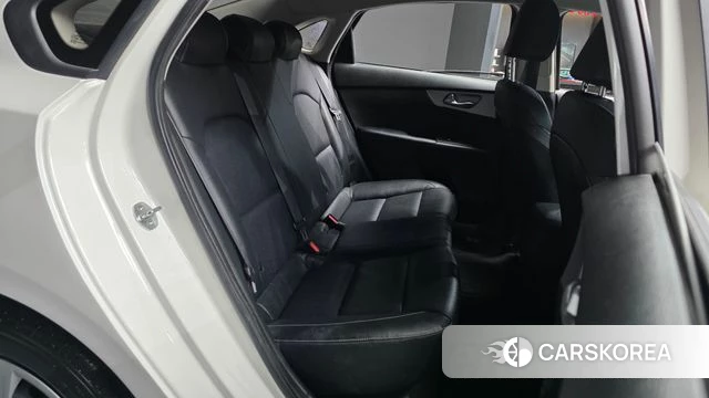 Kia The New K3 2nd generation 2021 Белый из Кореи, фото 3