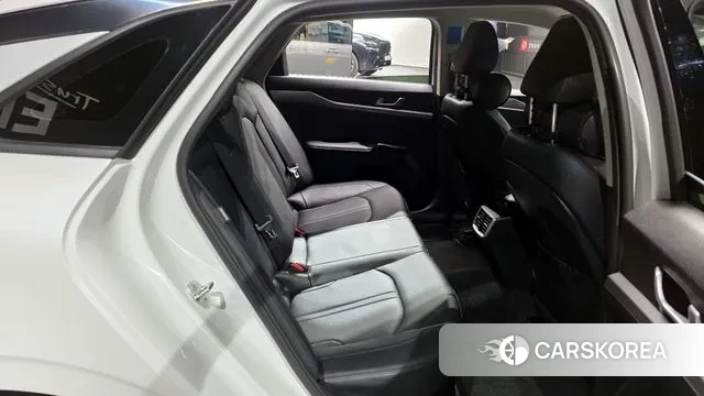 Kia The New K5 Hybrid 3rd generation 2023 Белый из Кореи, фото 3