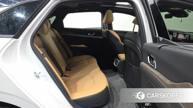 Kia K5 3rd generation 2023 Белый из Кореи, фото 3