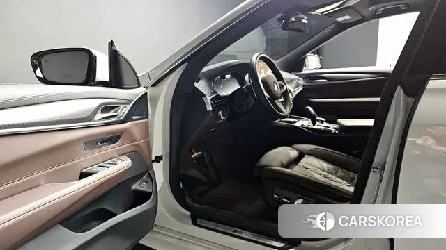 BMW 6 Series GT (G32) 2023 Белый из Кореи, фото 3