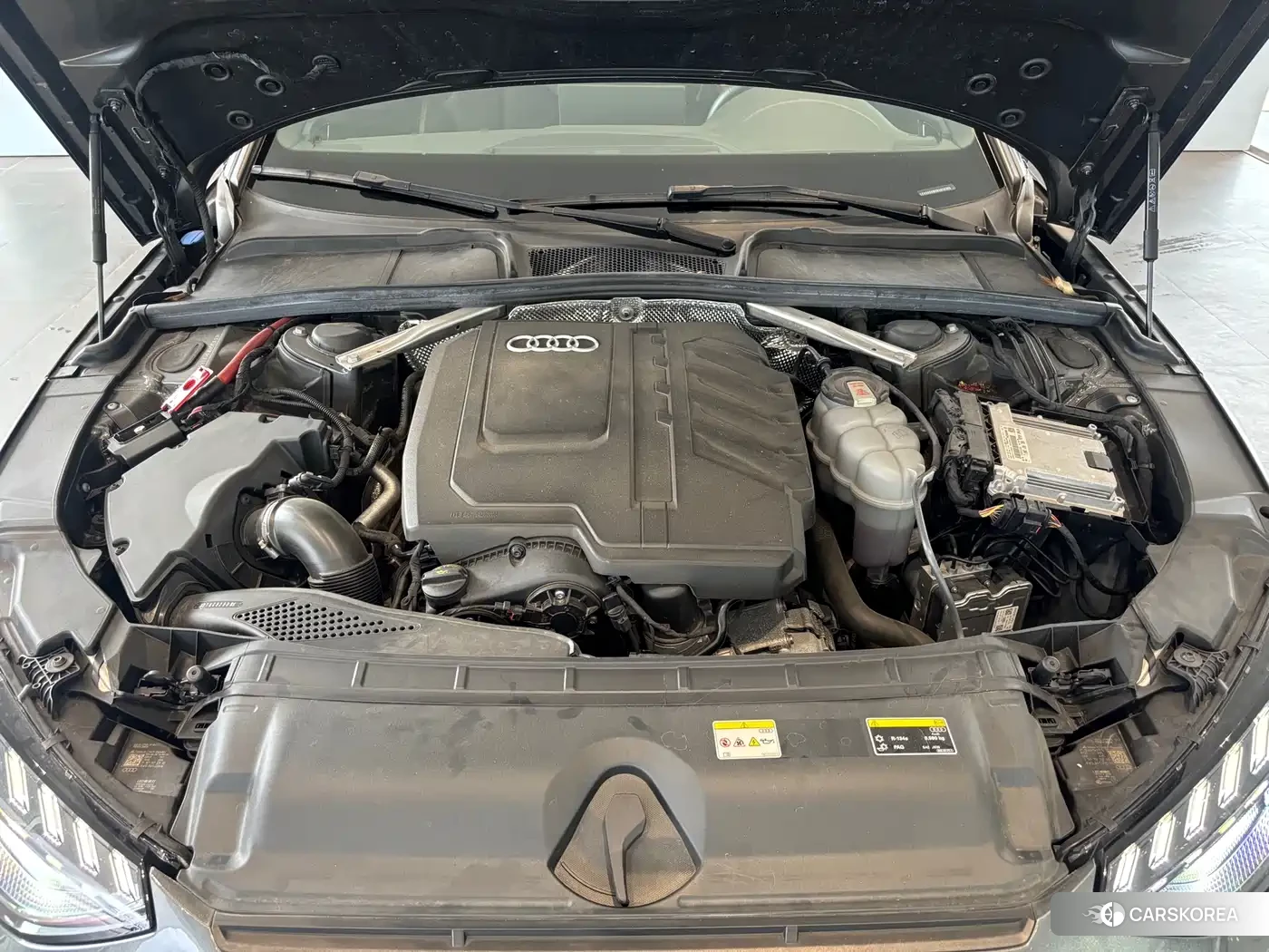 Audi A4L 2024 Silver/gray из Китая, фото 3