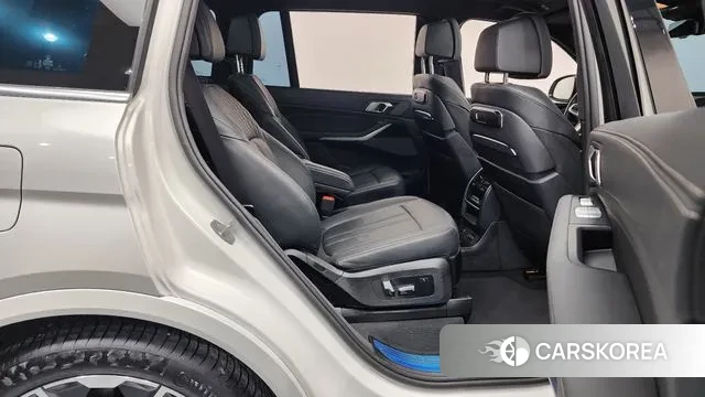 BMW X7 (G07) 2024 Белый из Кореи, фото 3