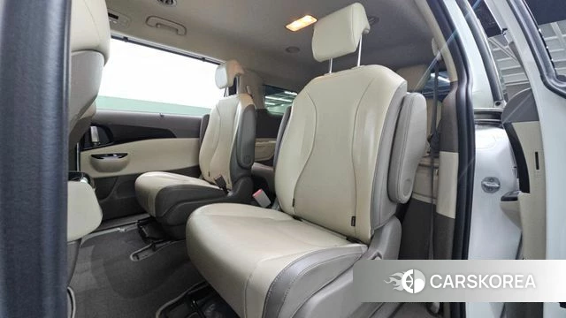Kia Carnival 4th generation 2023 Белый из Кореи, фото 3