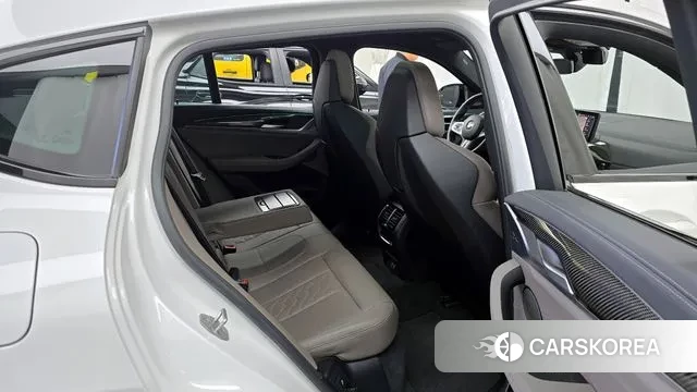 BMW X4M (G02) 2024 Белый из Кореи, фото 3