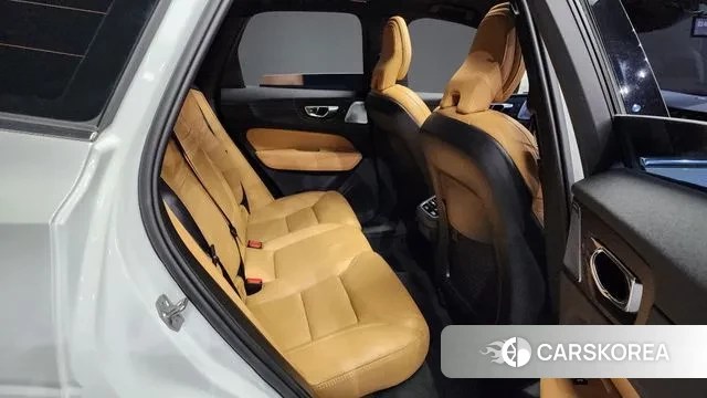 Volvo XC60 second Generation 2019 Белый из Кореи, фото 3