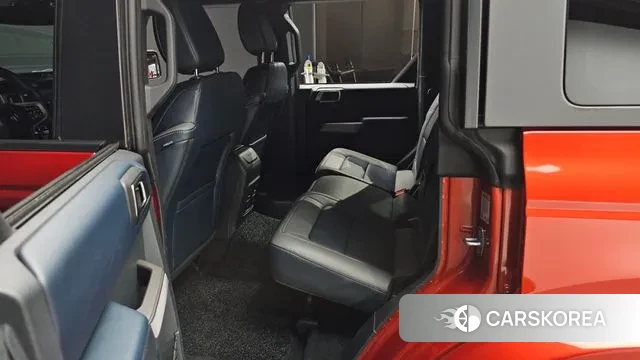 Ford Bronco 6th Generation 2023 Красный из Кореи, фото 3