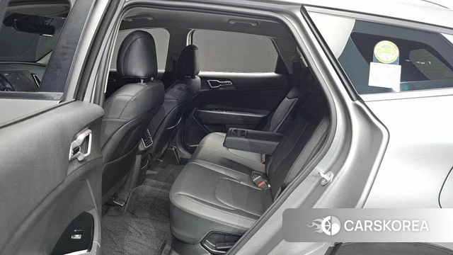 Kia Sportage 5th Generation Hybrid 2023 Серебристо-серый из Кореи, фото 3