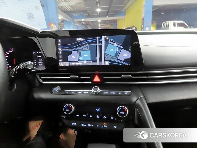 Hyundai Avante (CN7) 2022 Серебристо-серый из Кореи, фото 3