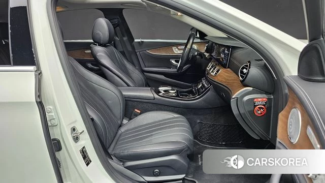 Mercedes-Benz E-Class W213 2019 Белый из Кореи, фото 3