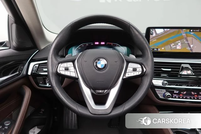 BMW 5 Series (G30) 2021 Белый из Кореи, фото 3