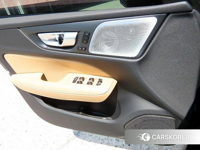 Volvo V60 Cross-Country 2nd Generation 2022 Синий из Кореи, фото 3
